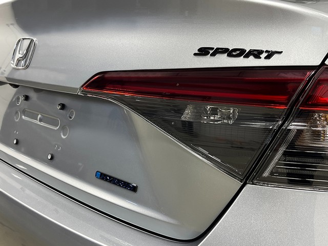 Honda Civic Sedan Hybrid Vehicle Full-screen Gallery Image 06