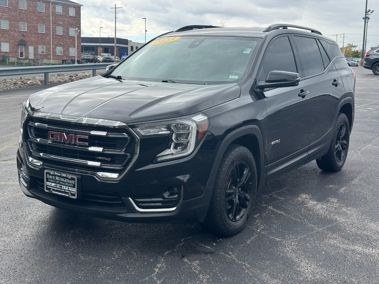 GMC Terrain Vehicle Full-screen Gallery Image 10
