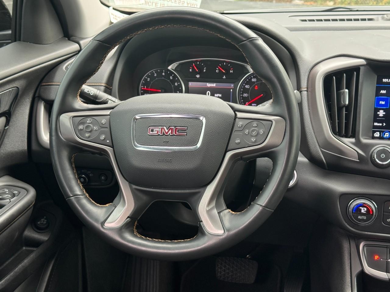 GMC Terrain Vehicle Full-screen Gallery Image 14