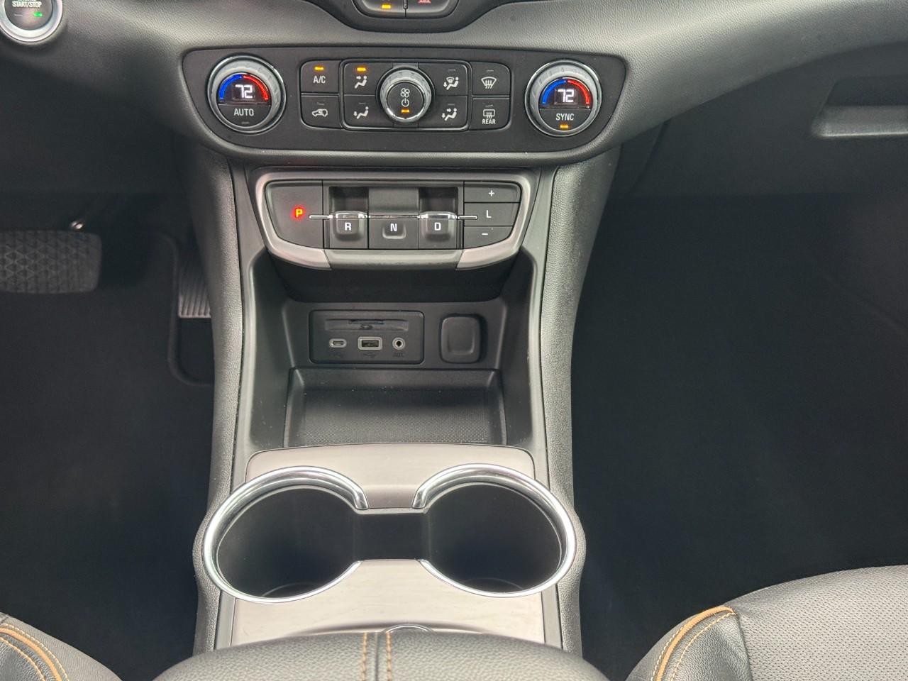 GMC Terrain Vehicle Full-screen Gallery Image 16