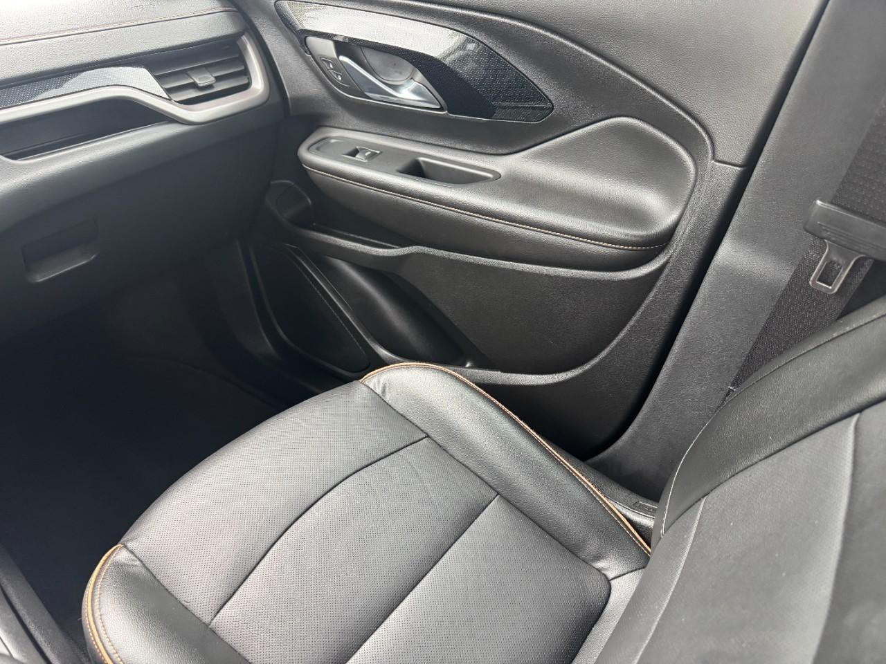 GMC Terrain Vehicle Full-screen Gallery Image 17
