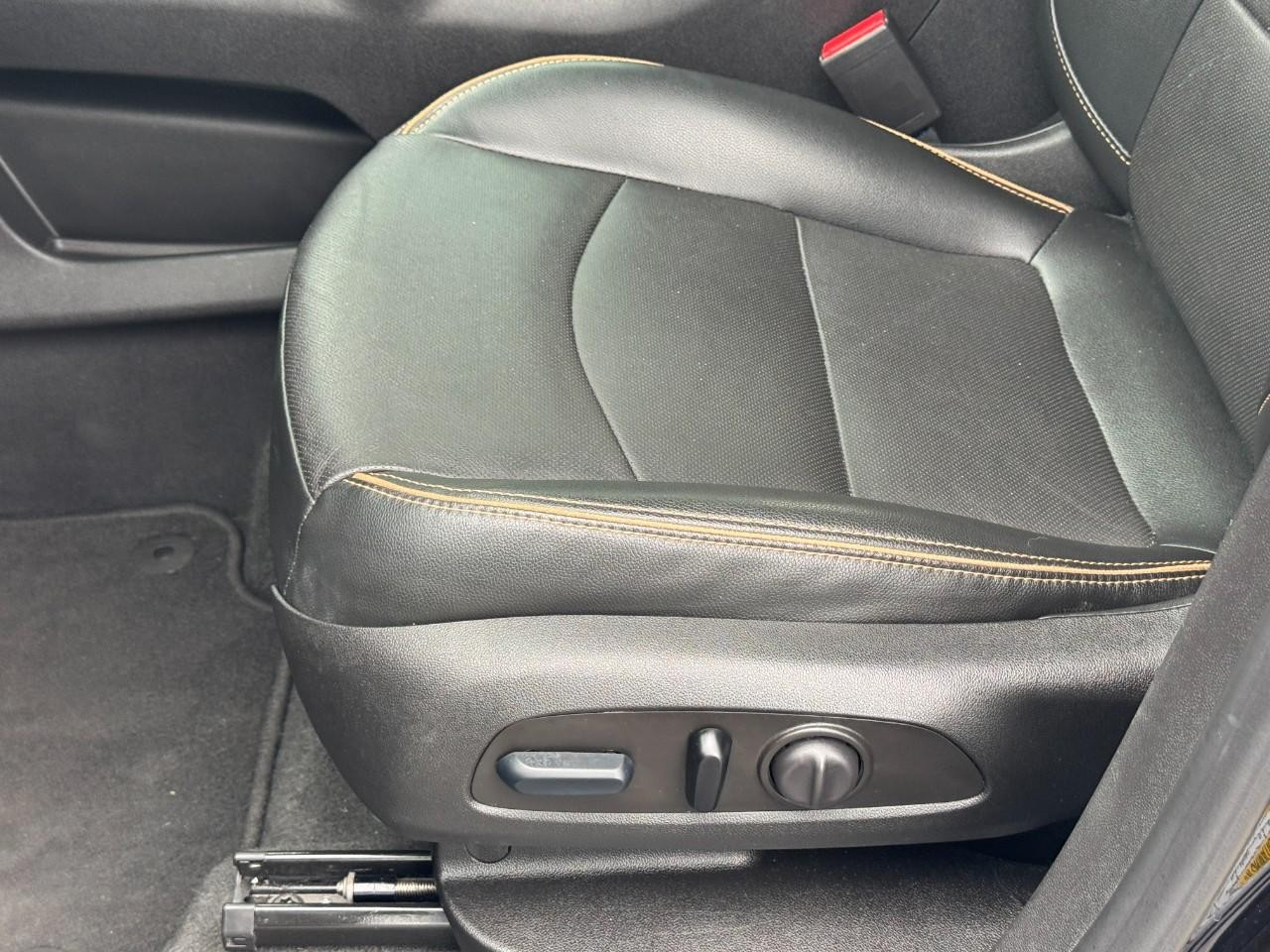 GMC Terrain Vehicle Full-screen Gallery Image 18