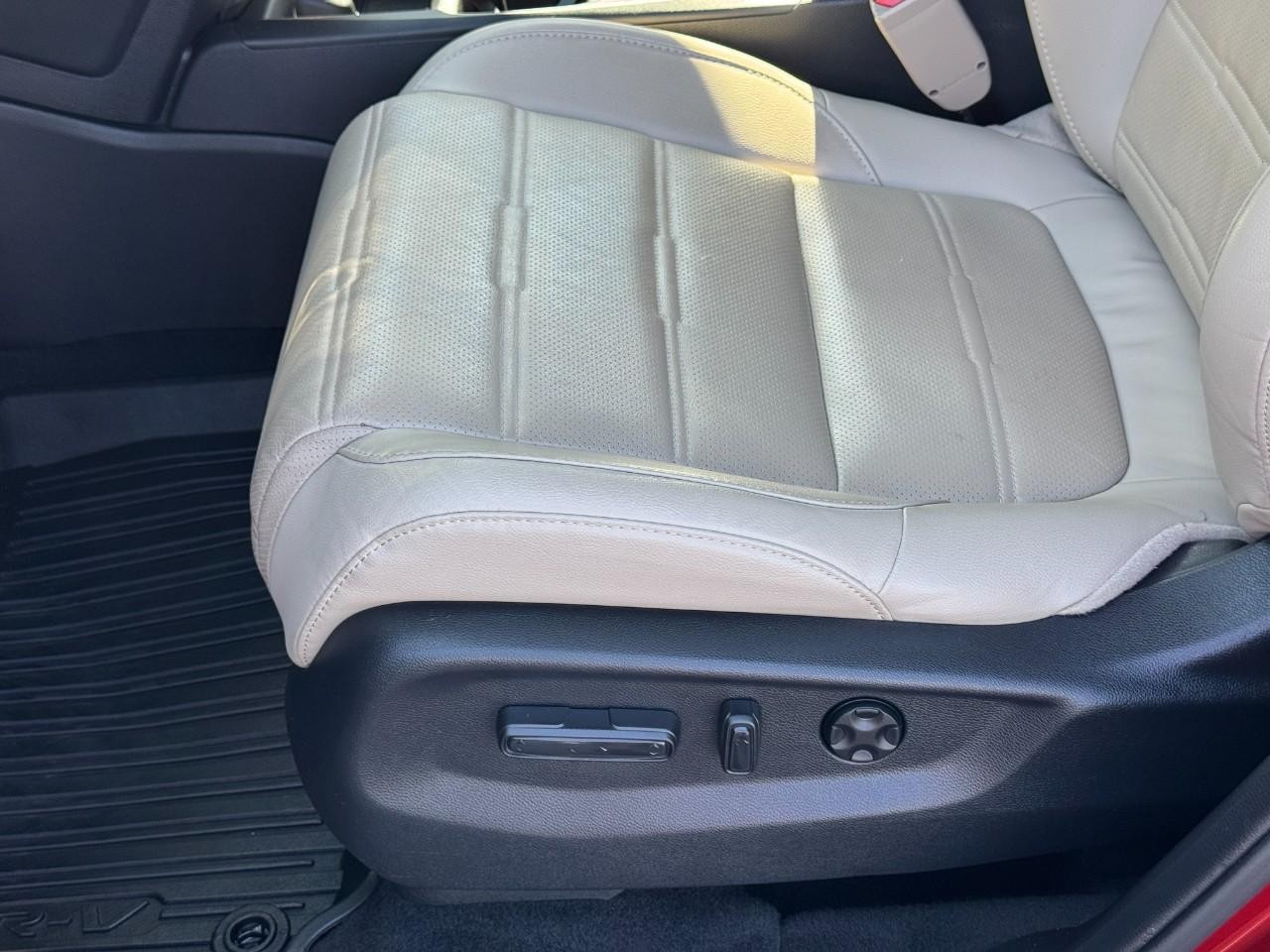 Honda CR-V Vehicle Full-screen Gallery Image 17
