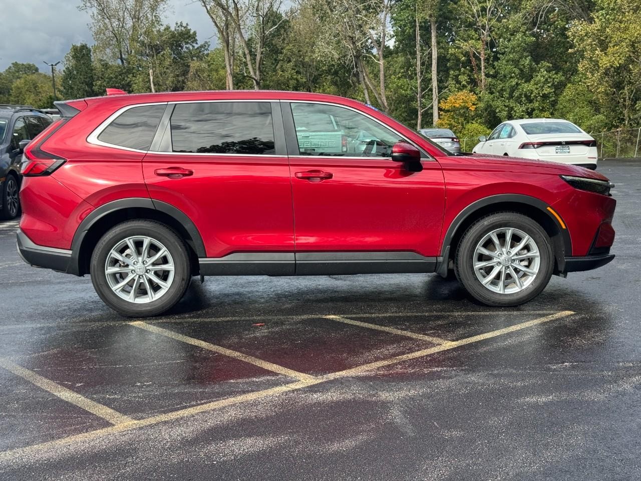 Honda CR-V Vehicle Full-screen Gallery Image 03