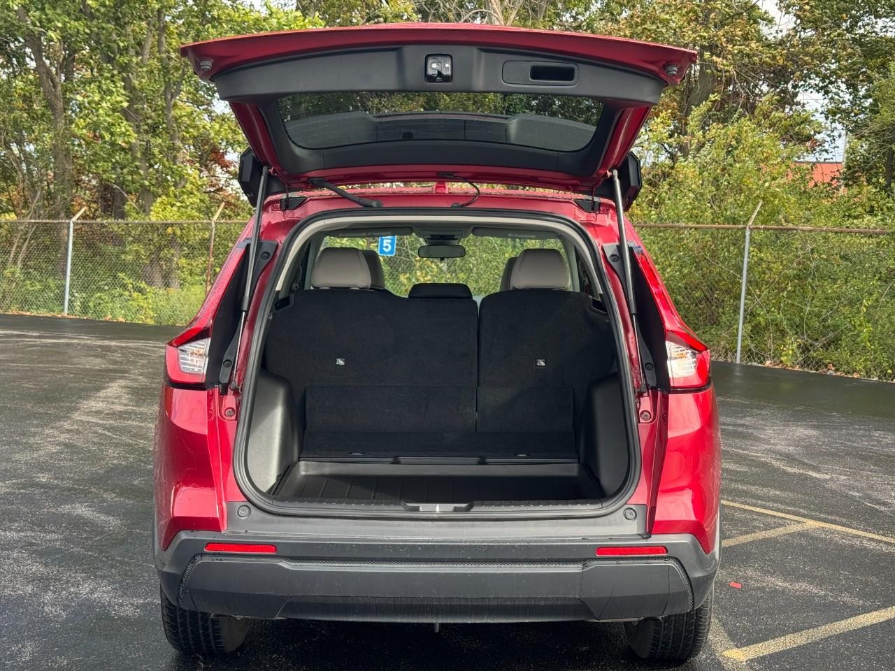Honda CR-V Vehicle Full-screen Gallery Image 05