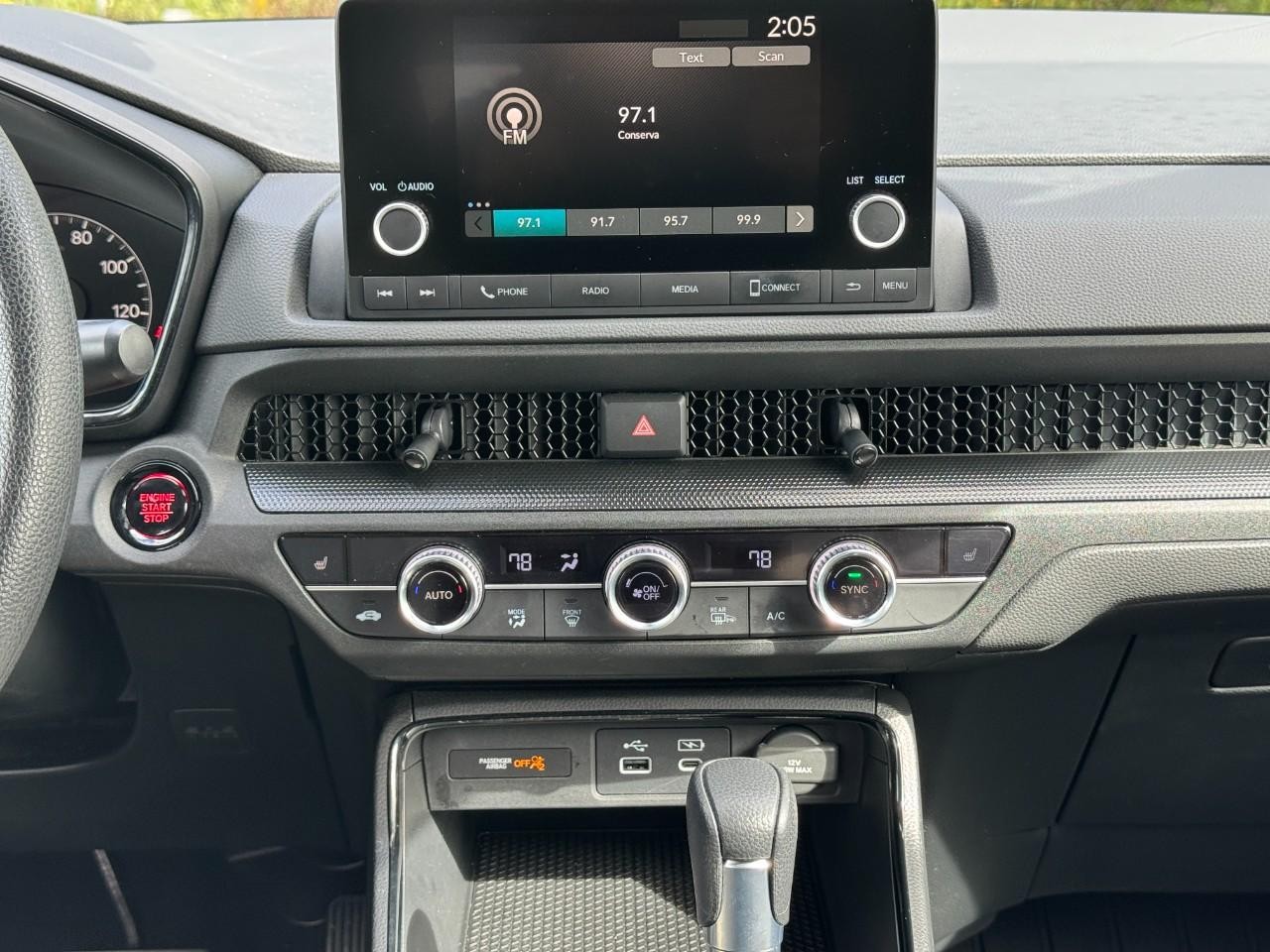 Honda CR-V Vehicle Full-screen Gallery Image 14