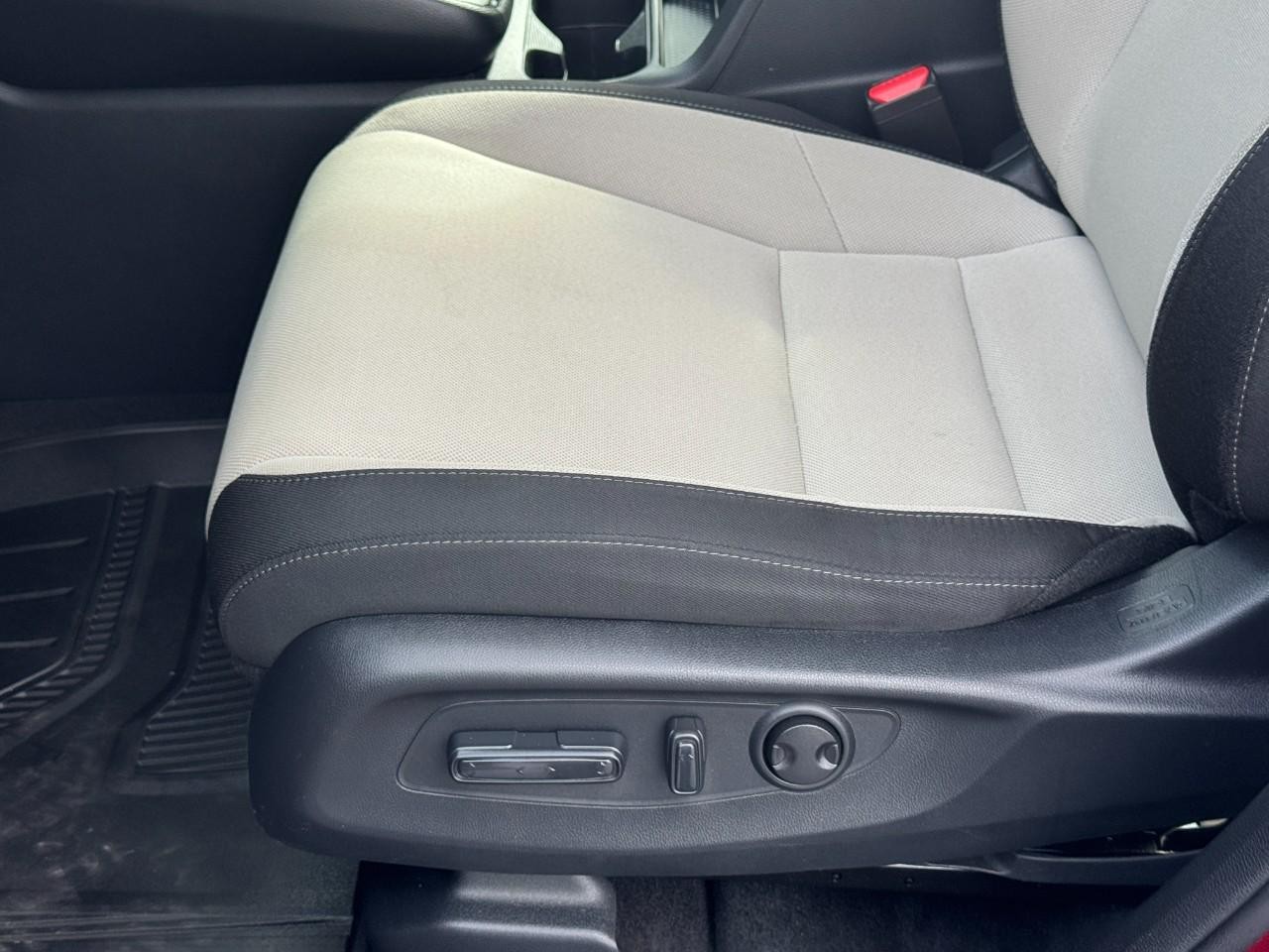 Honda CR-V Vehicle Full-screen Gallery Image 17