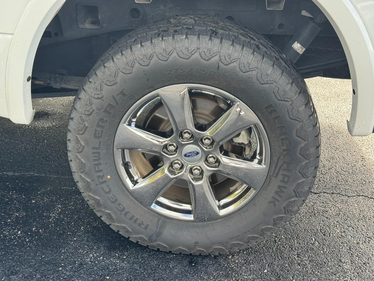 Ford F-150 Vehicle Full-screen Gallery Image 09