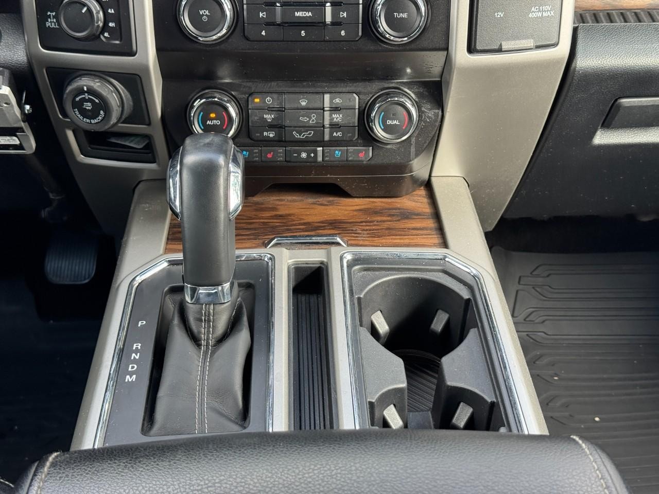 Ford F-150 Vehicle Full-screen Gallery Image 16