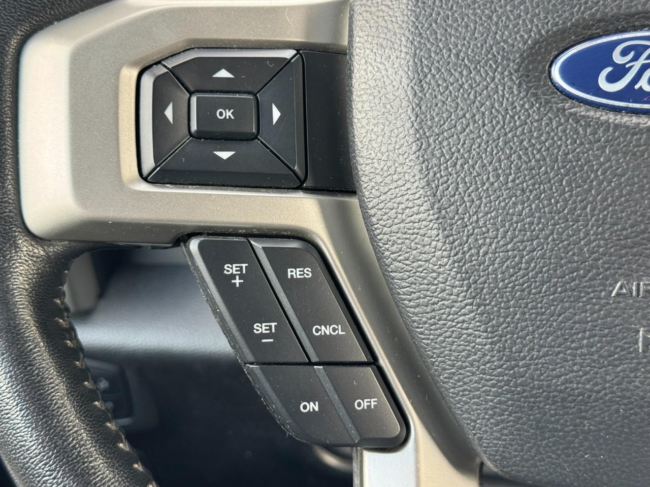 Ford F-150 Vehicle Full-screen Gallery Image 22