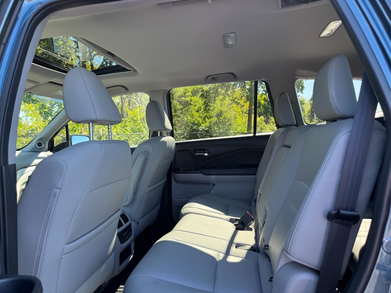 2016 Honda Pilot EX-L - Photo 11