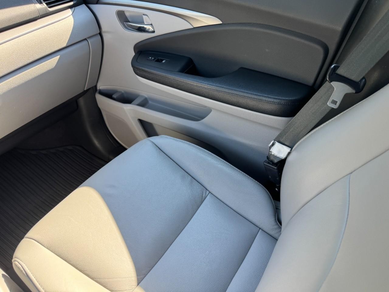 2016 Honda Pilot EX-L - Photo 17