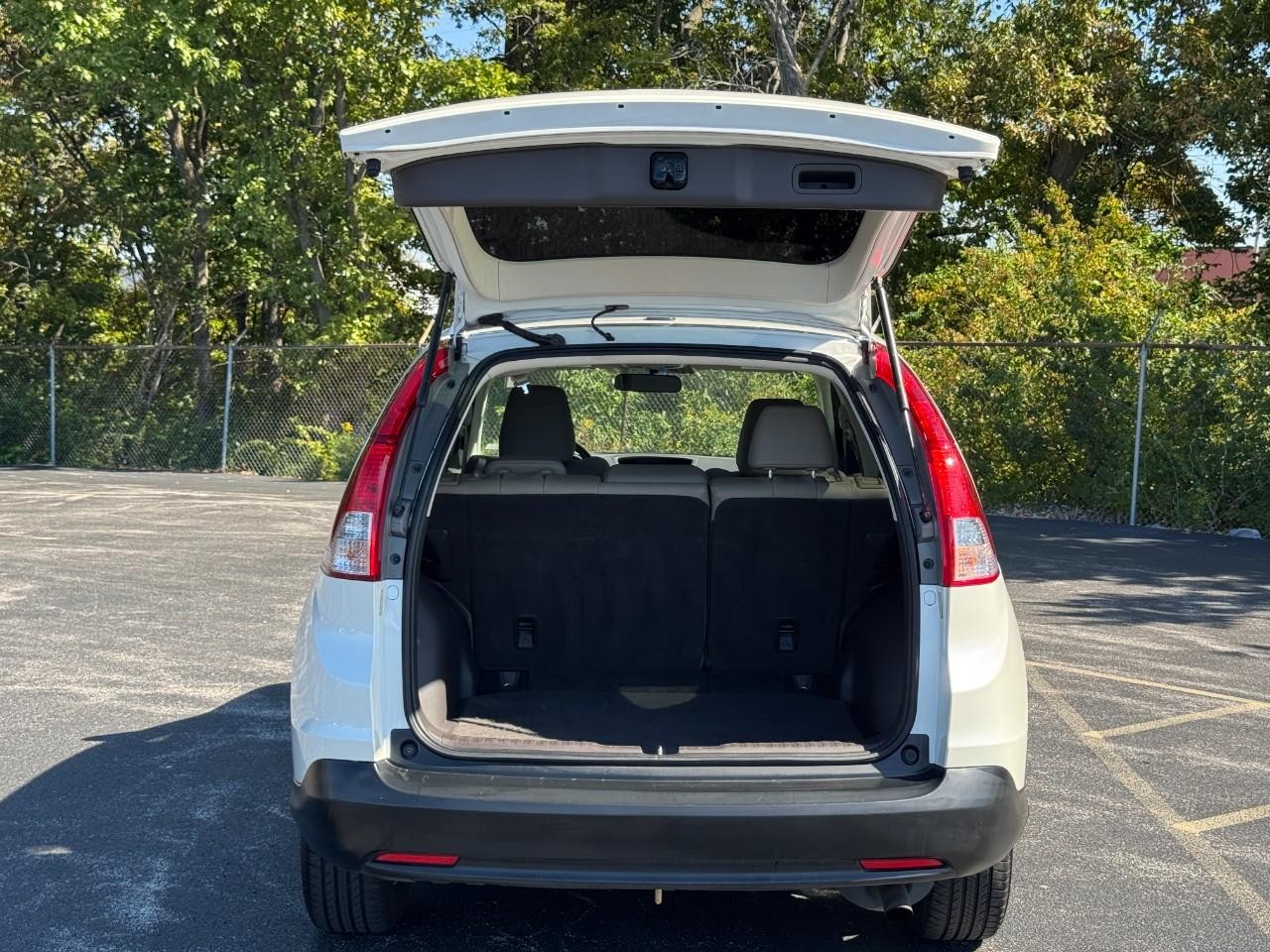 Honda CR-V Vehicle Full-screen Gallery Image 05