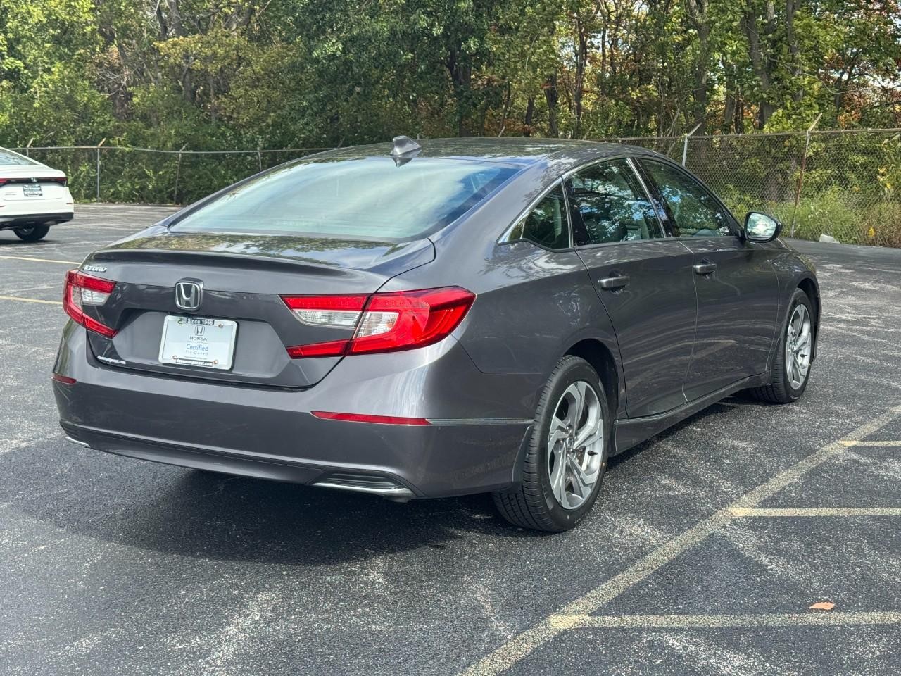 Honda Accord Sedan Vehicle Full-screen Gallery Image 04