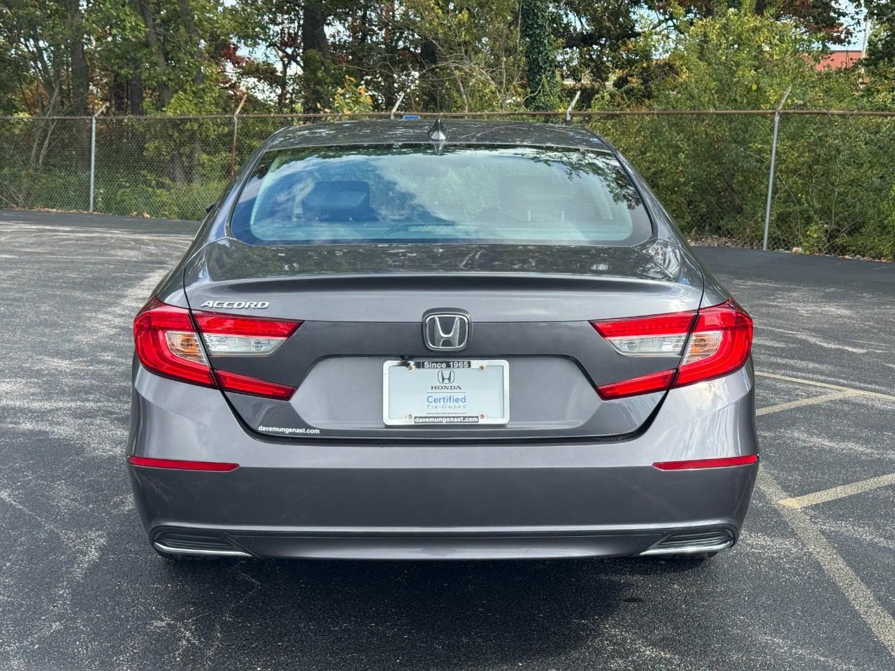 Honda Accord Sedan Vehicle Full-screen Gallery Image 06