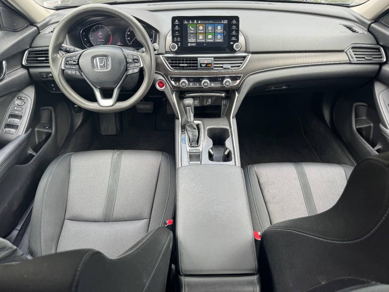 Honda Accord Sedan Vehicle Full-screen Gallery Image 12