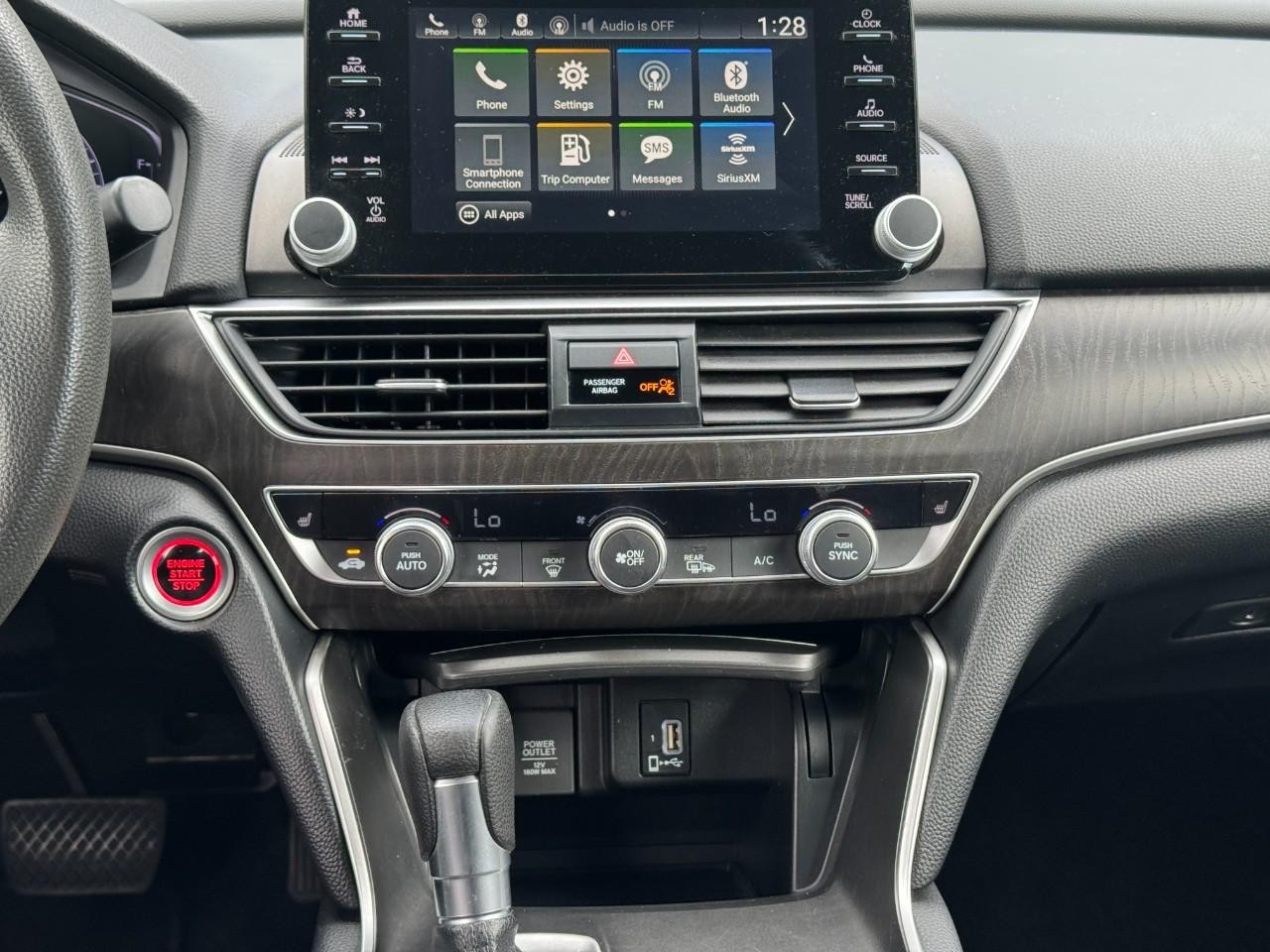Honda Accord Sedan Vehicle Full-screen Gallery Image 14