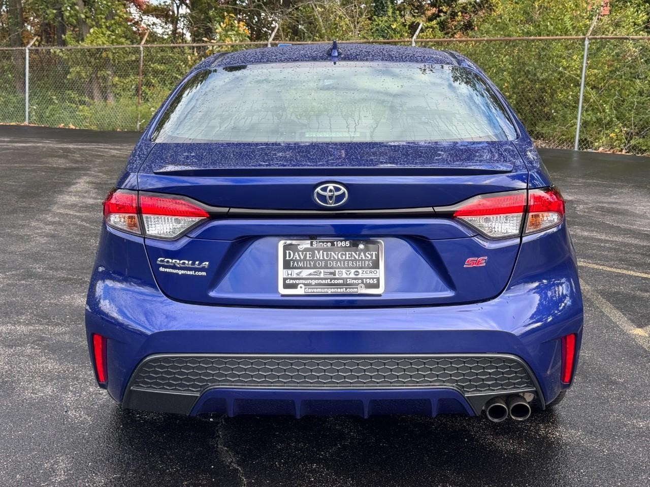 Toyota Corolla Vehicle Full-screen Gallery Image 07