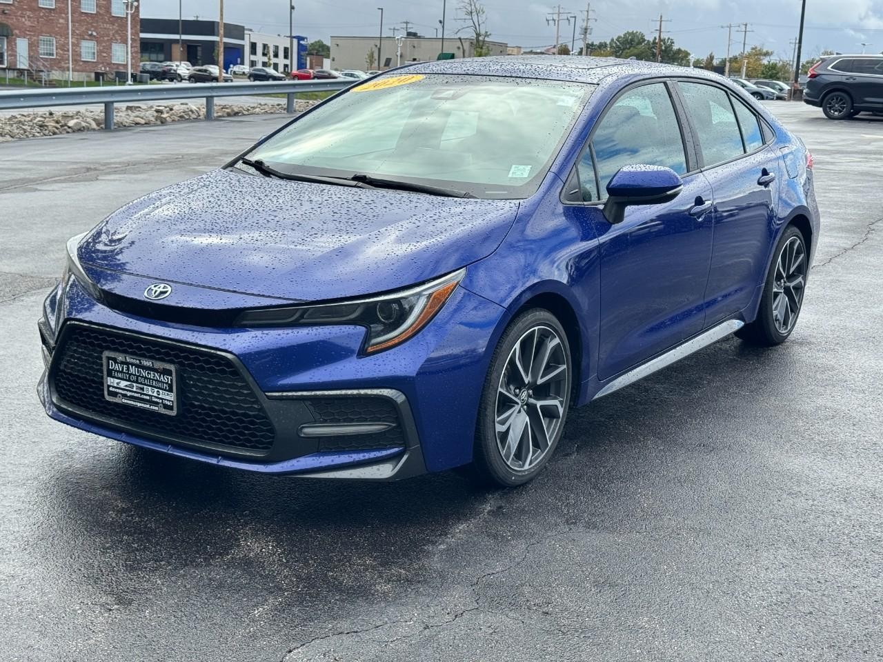 Toyota Corolla Vehicle Full-screen Gallery Image 10