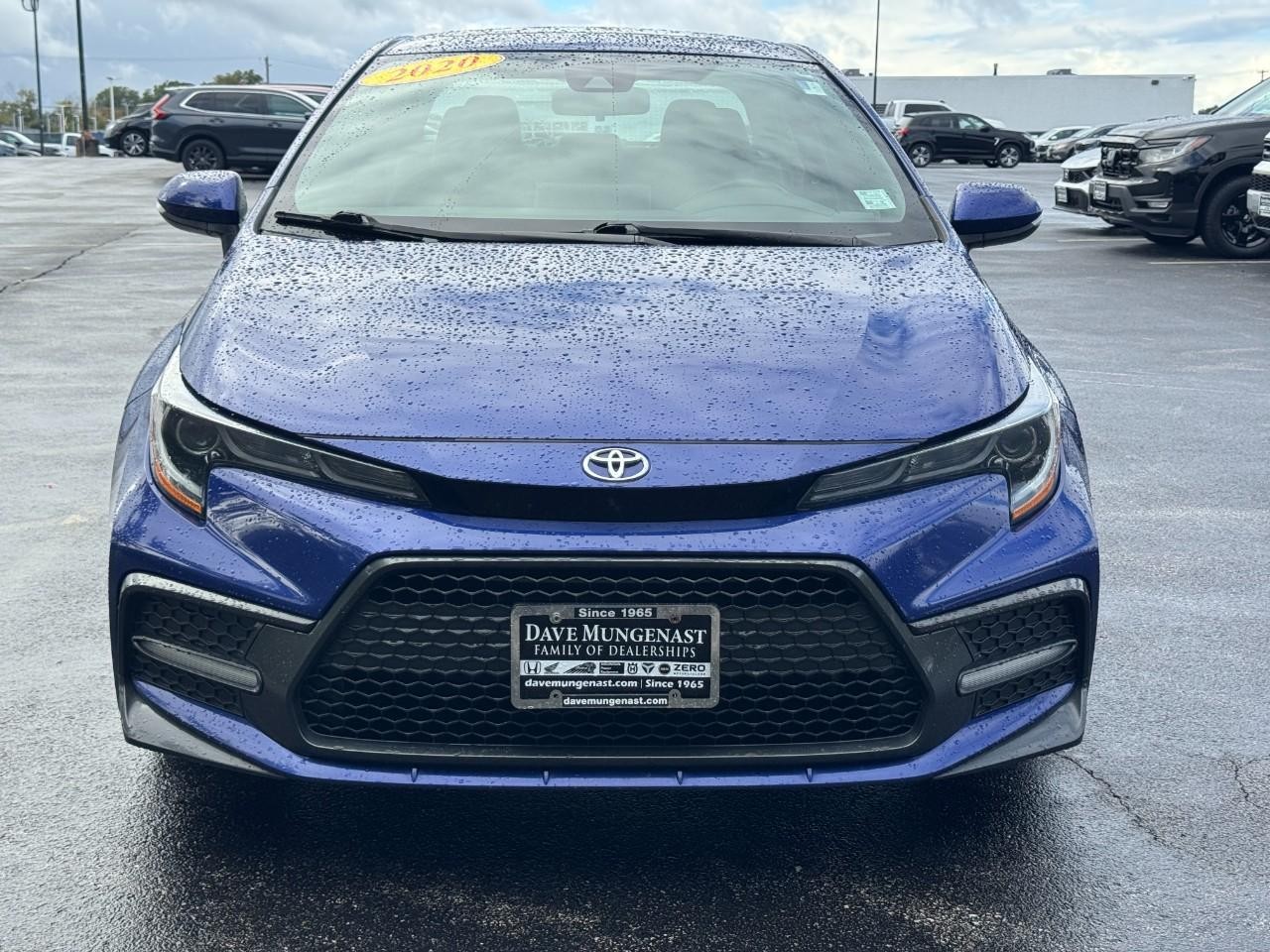 Toyota Corolla Vehicle Full-screen Gallery Image 11