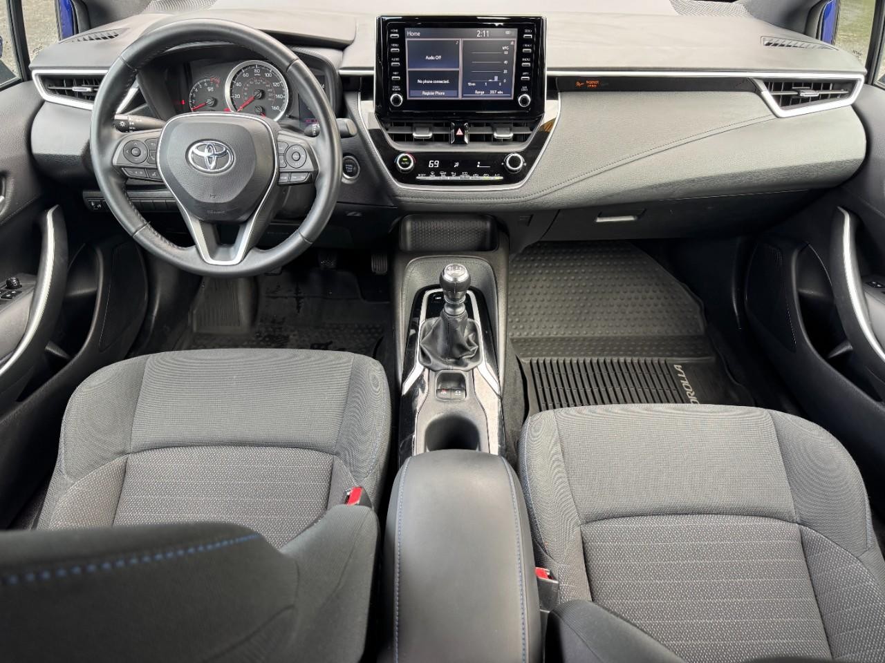 Toyota Corolla Vehicle Full-screen Gallery Image 13