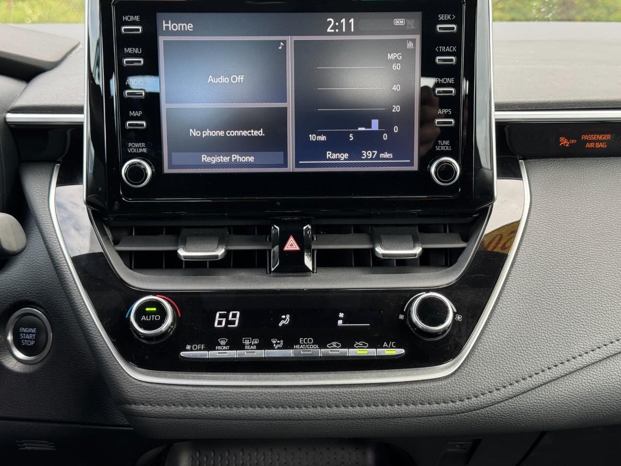 Toyota Corolla Vehicle Full-screen Gallery Image 15