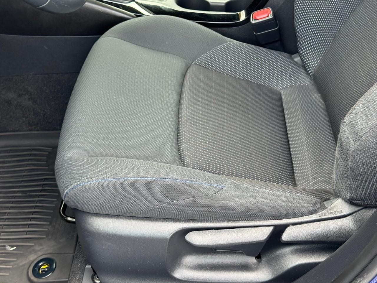 Toyota Corolla Vehicle Full-screen Gallery Image 18