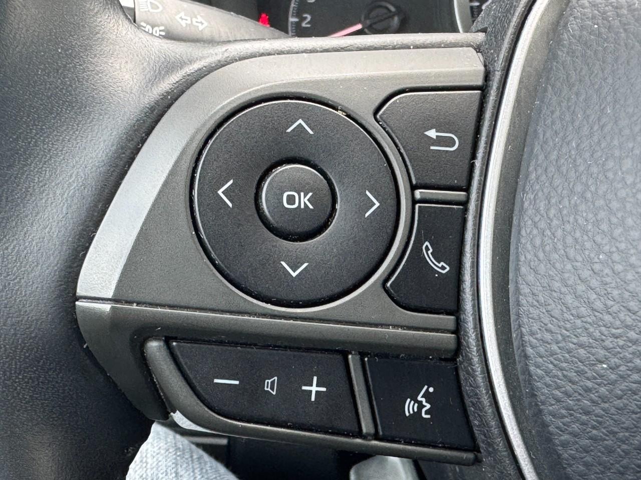 Toyota Corolla Vehicle Full-screen Gallery Image 20