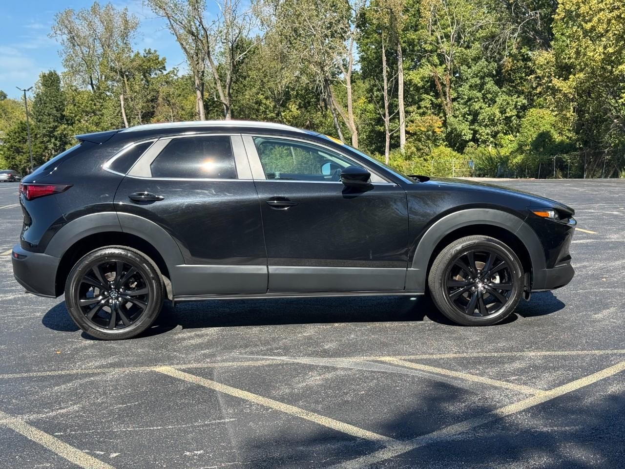 Mazda CX-30 Vehicle Full-screen Gallery Image 03