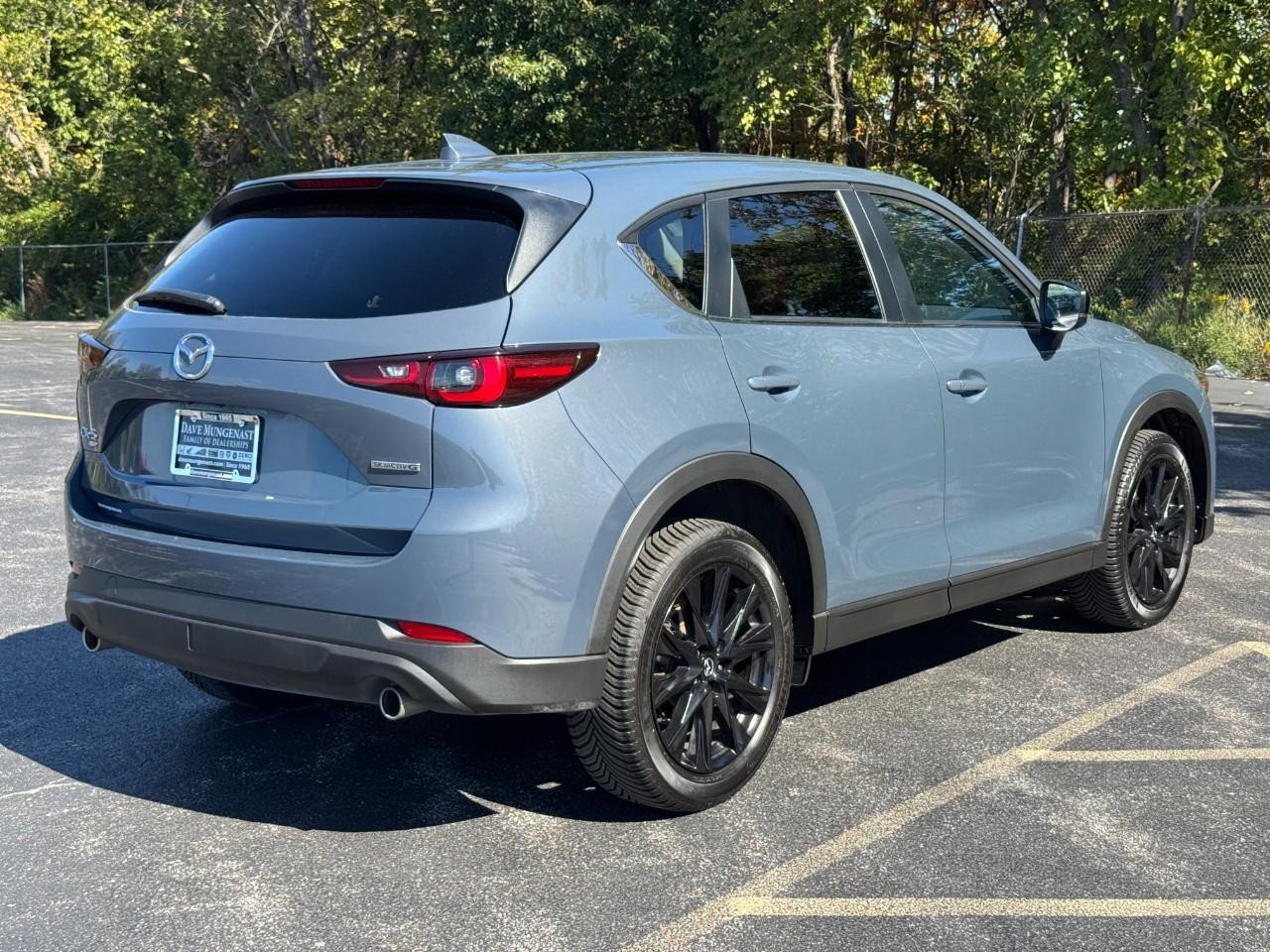 Mazda CX-5 Vehicle Full-screen Gallery Image 04