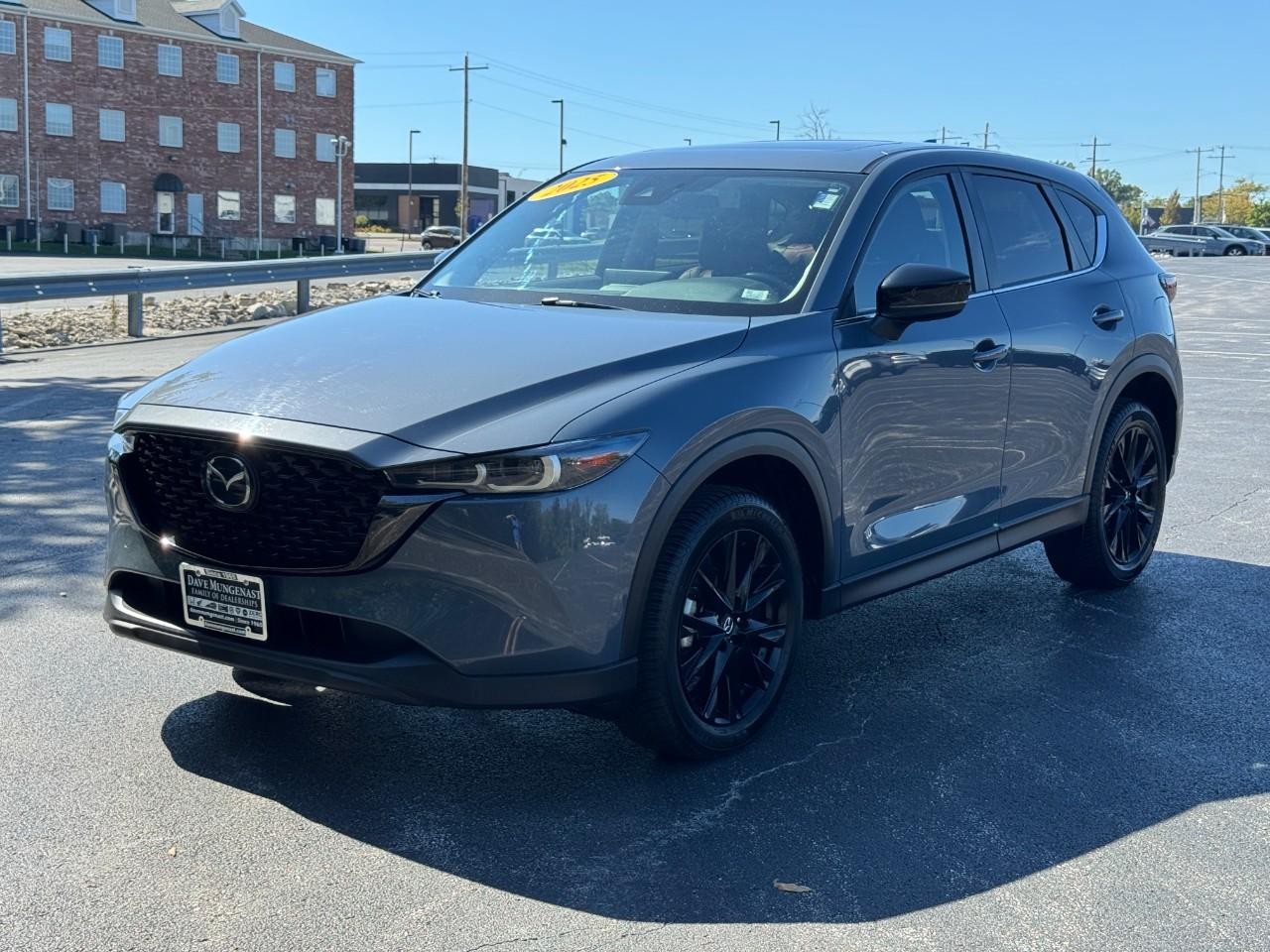 Mazda CX-5 Vehicle Full-screen Gallery Image 10