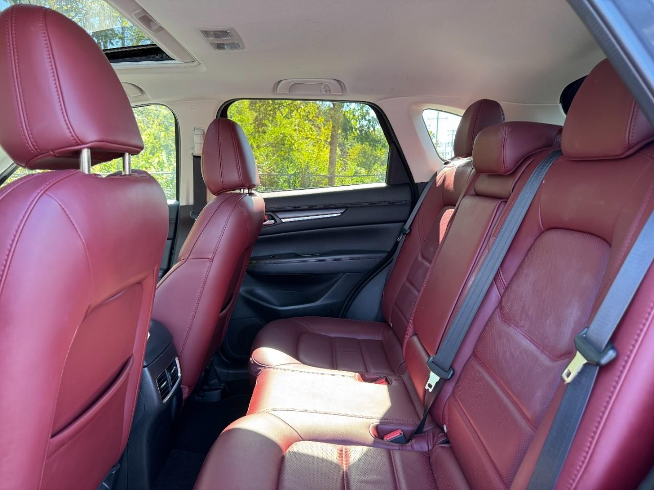Mazda CX-5 Vehicle Full-screen Gallery Image 12