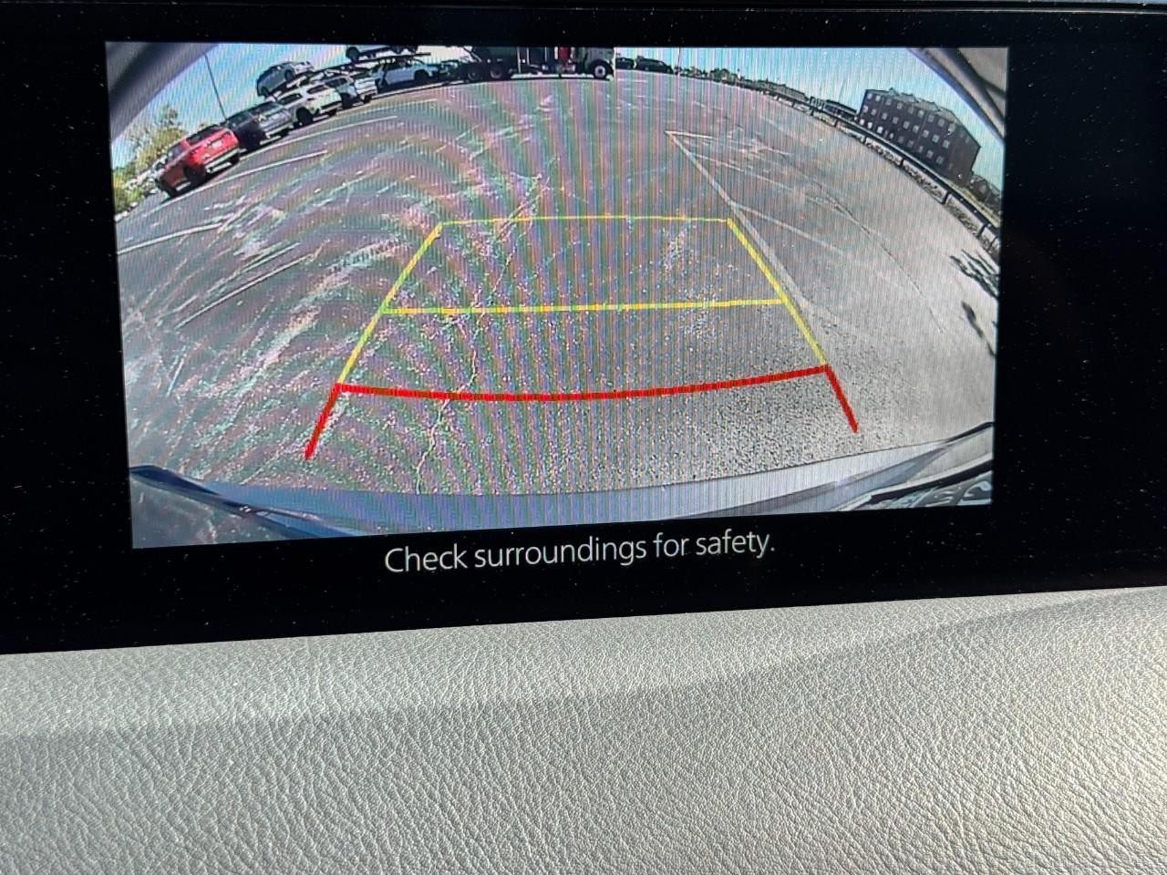 Mazda CX-5 Vehicle Full-screen Gallery Image 24