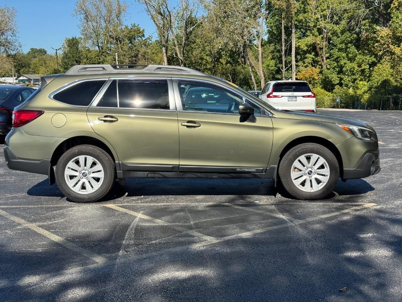 Subaru Outback Vehicle Full-screen Gallery Image 03