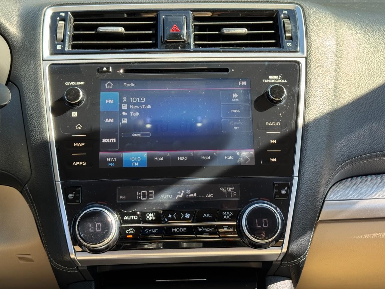 Subaru Outback Vehicle Full-screen Gallery Image 14