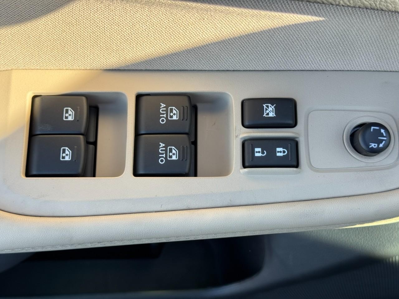 Subaru Outback Vehicle Full-screen Gallery Image 18