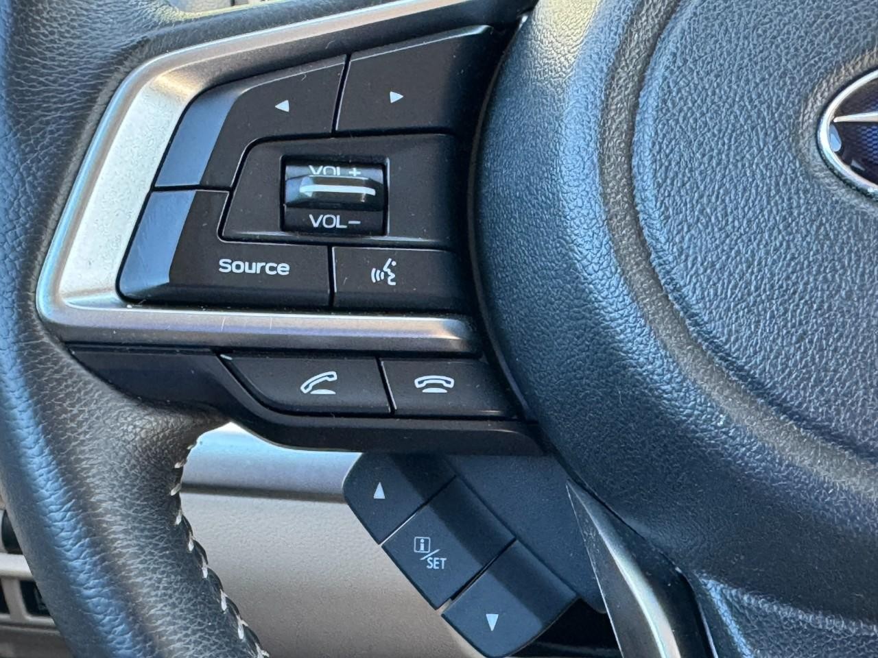 Subaru Outback Vehicle Full-screen Gallery Image 20