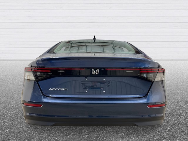 Honda Accord Sedan Vehicle Full-screen Gallery Image 05