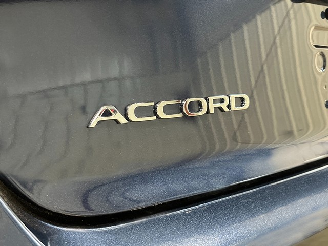 Honda Accord Sedan Vehicle Full-screen Gallery Image 07
