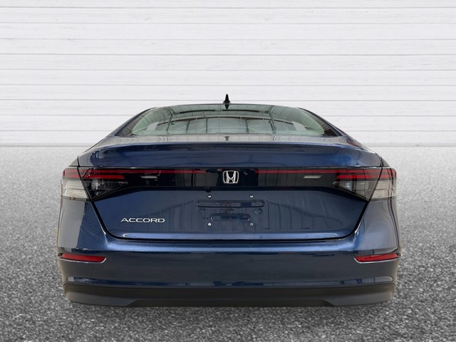 Honda Accord Sedan Vehicle Full-screen Gallery Image 05