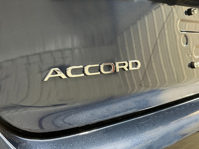 Honda Accord Sedan Vehicle Full-screen Gallery Image 07