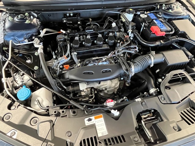 Honda Accord Sedan Vehicle Full-screen Gallery Image 12