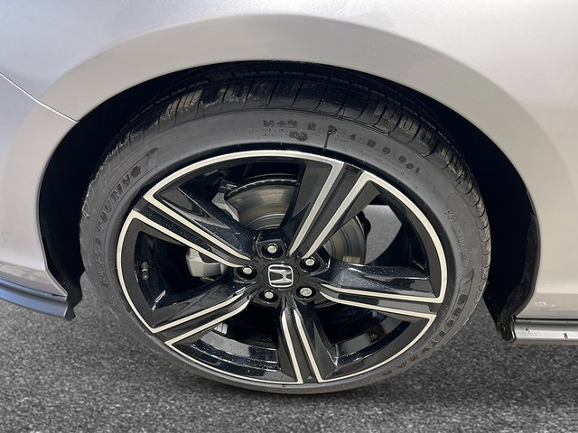 Honda Accord Sedan Vehicle Full-screen Gallery Image 11