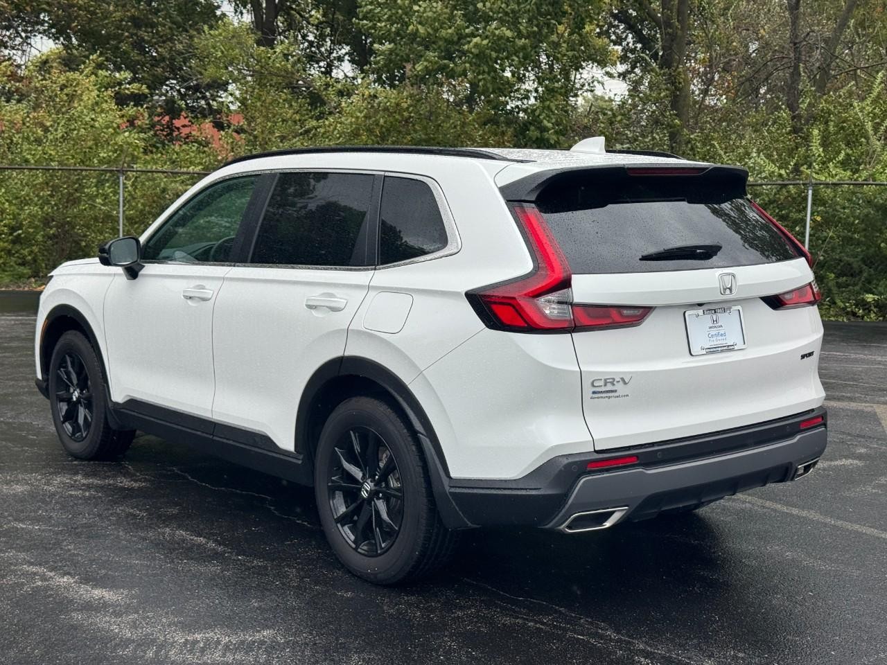 Honda CR-V Hybrid Vehicle Full-screen Gallery Image 08