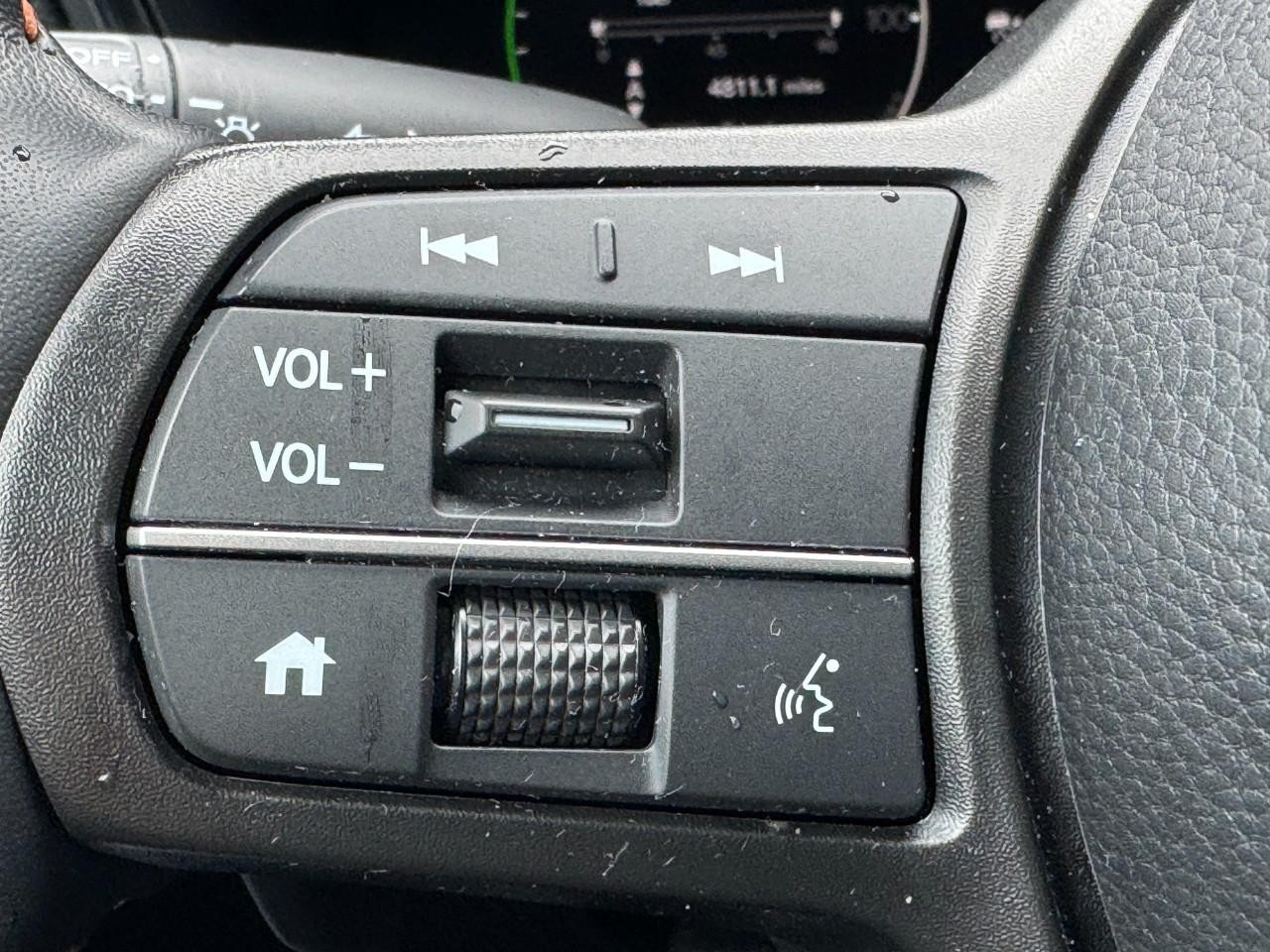 Honda CR-V Hybrid Vehicle Full-screen Gallery Image 21