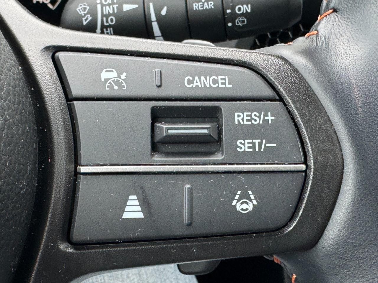 Honda CR-V Hybrid Vehicle Full-screen Gallery Image 22