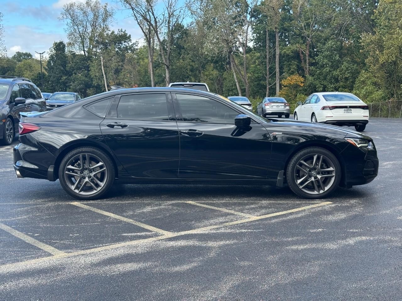 Acura TLX Vehicle Full-screen Gallery Image 03