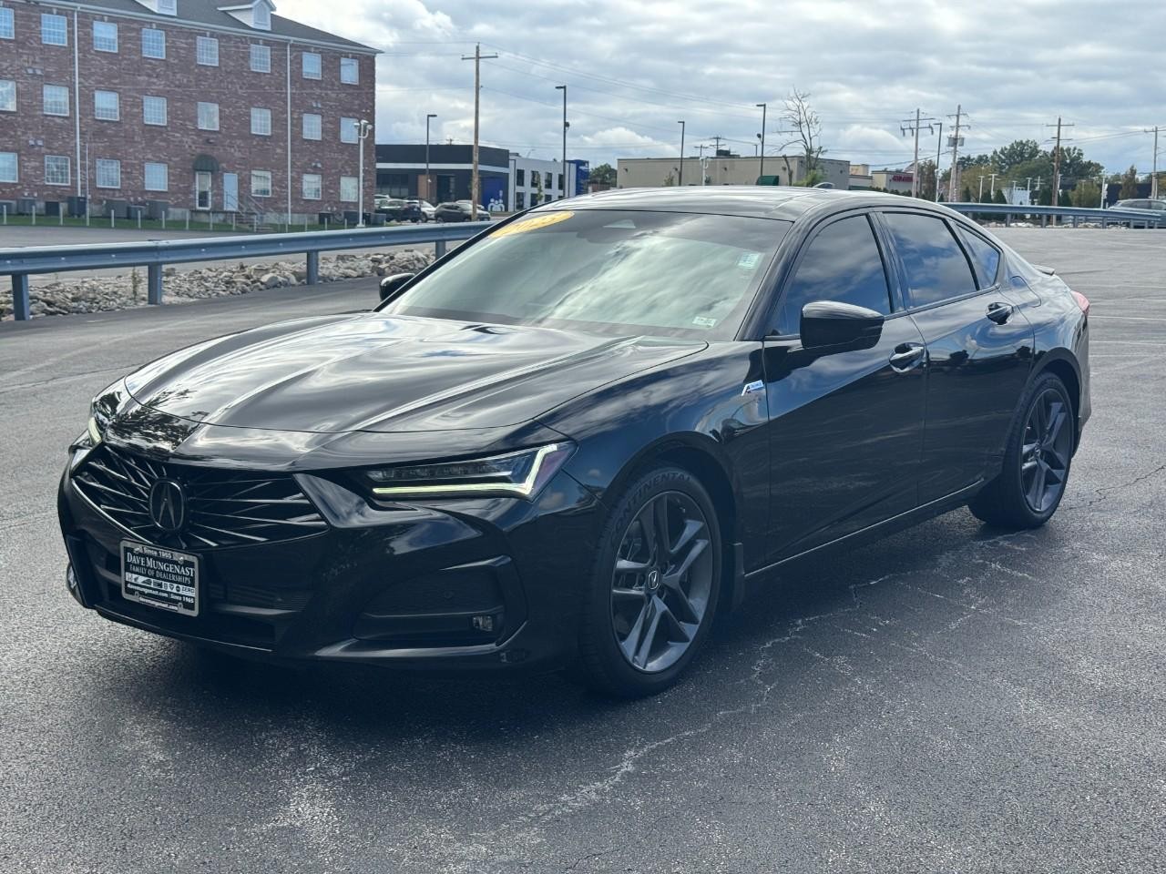 Acura TLX Vehicle Full-screen Gallery Image 10