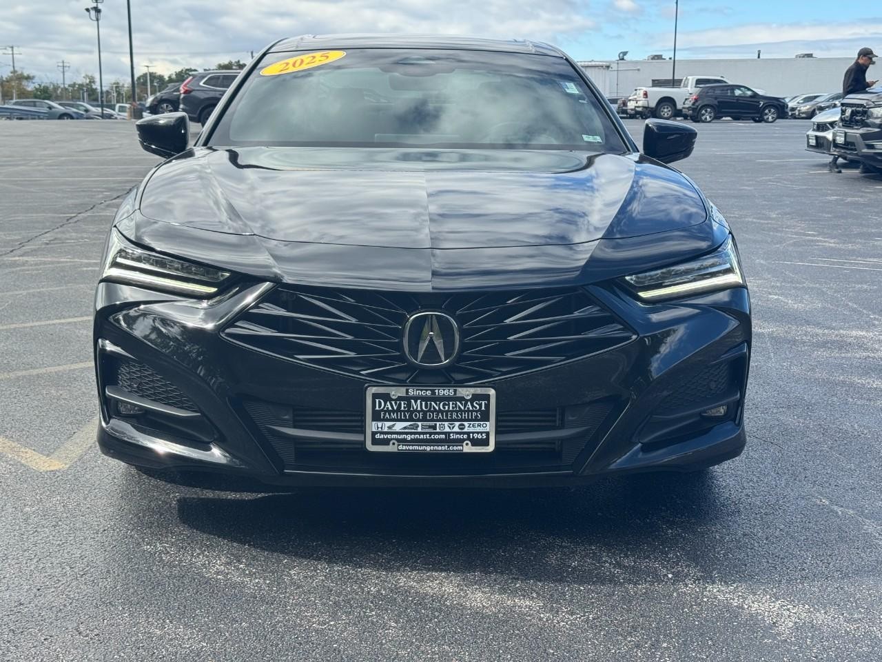 Acura TLX Vehicle Full-screen Gallery Image 11