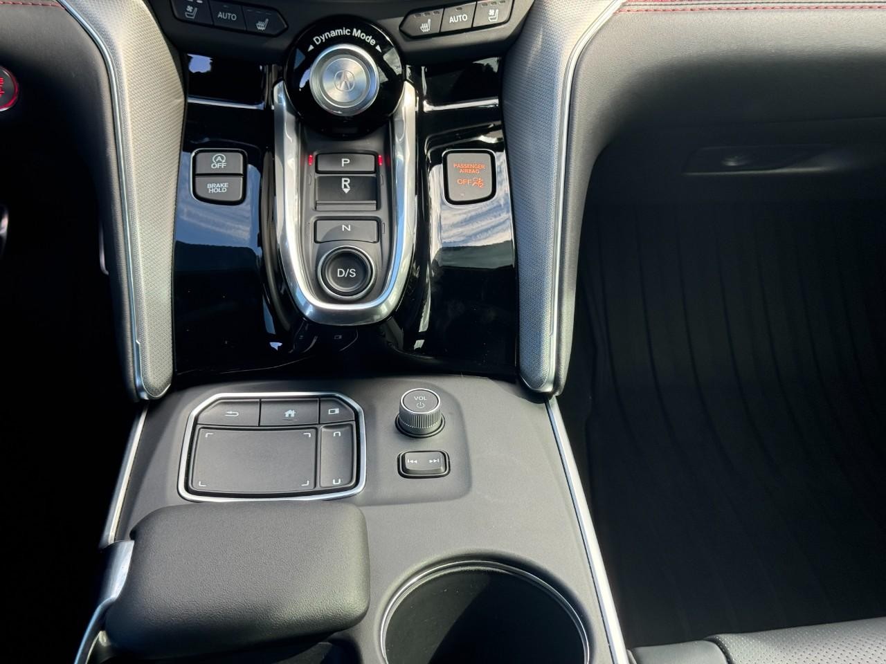 Acura TLX Vehicle Full-screen Gallery Image 16